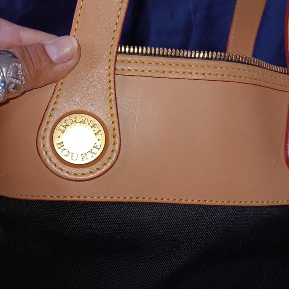 Dooney and bourke satchel - Picture 5 of 13